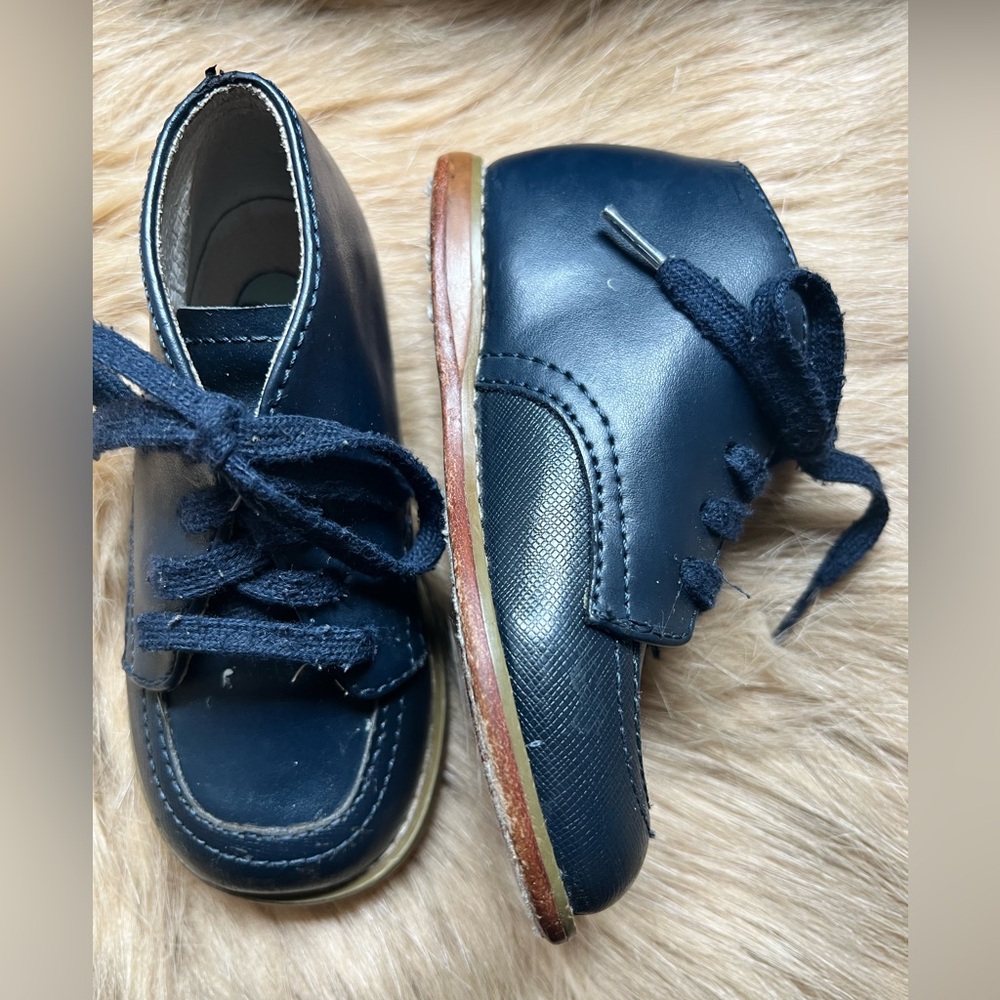 Footmates Leather Lace Up Sz 5M